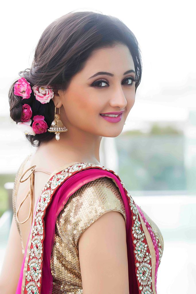 rashami-desai-traditional